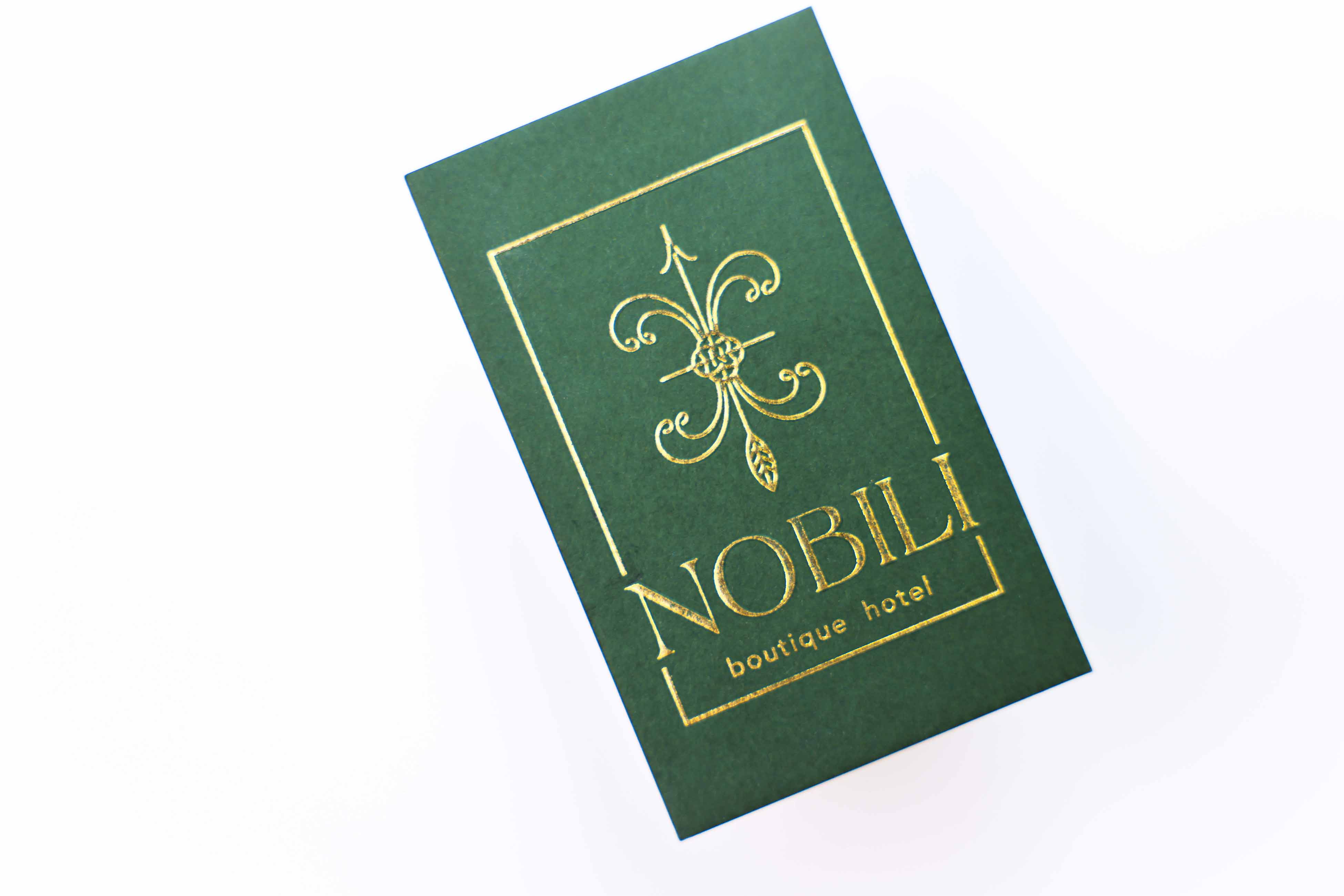 01.01 business card luxury 06 00