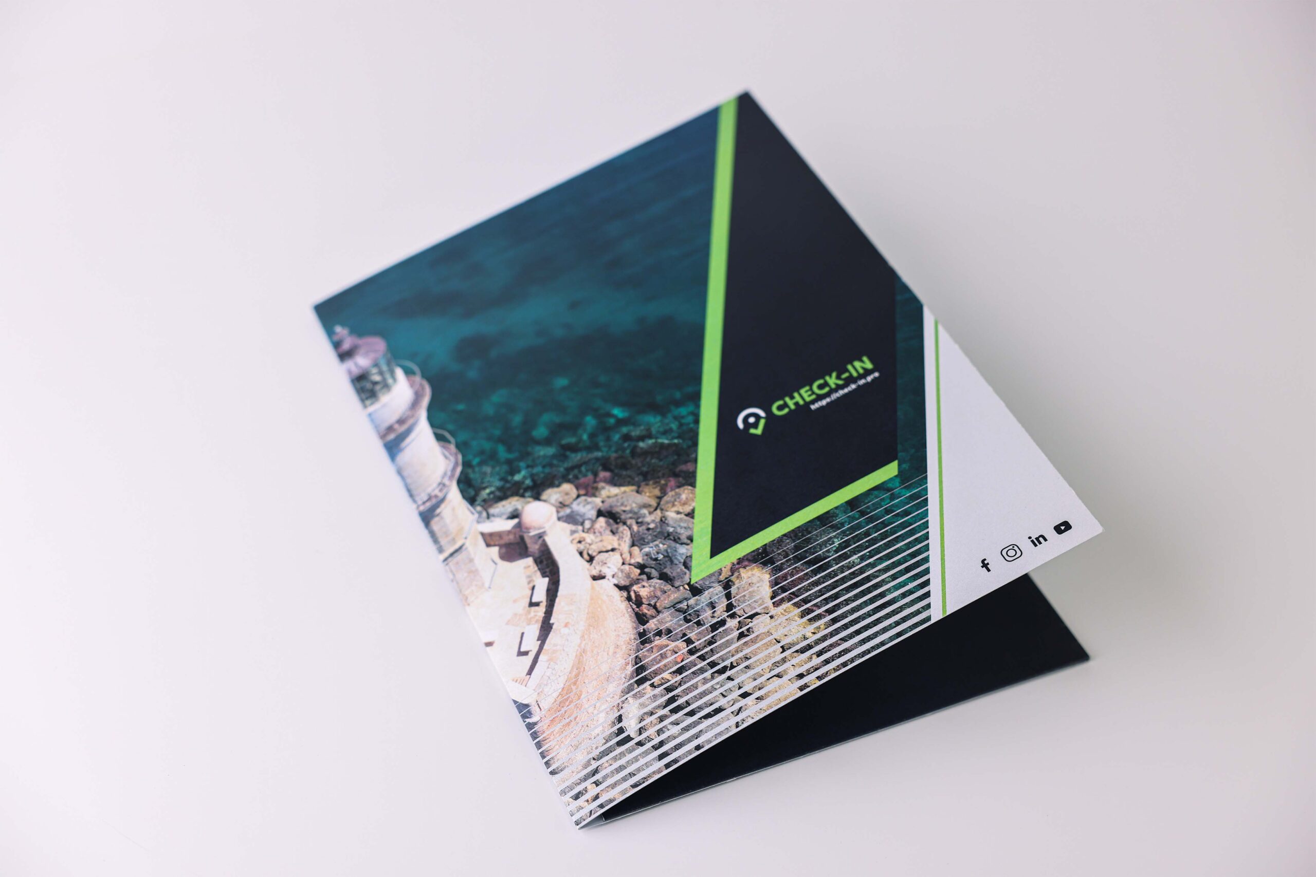 01.04 presentation folder 3 1
