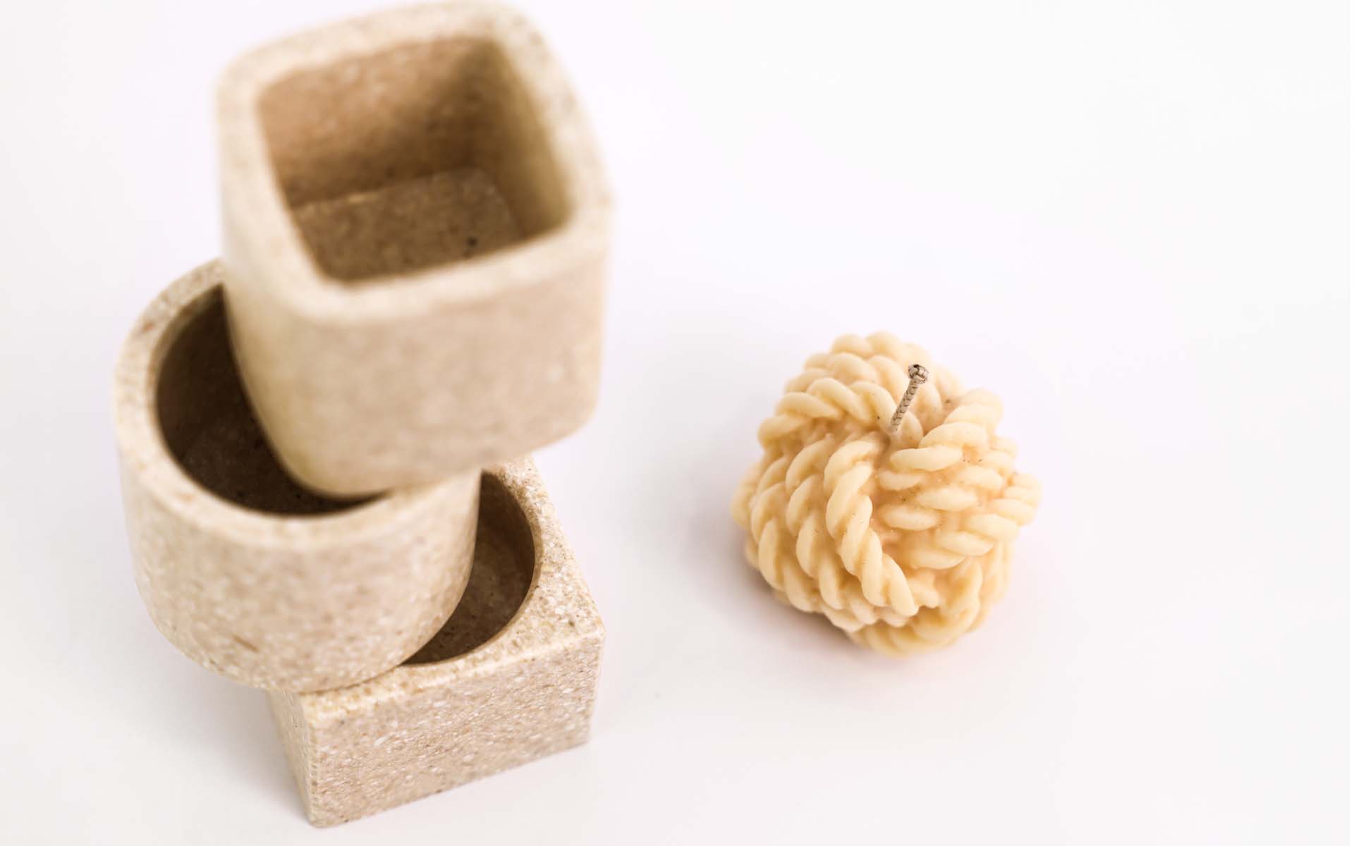 sustainable  0010 eggshell 05